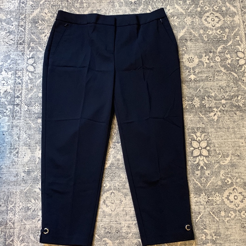 Navy Blue Curvy Rafaella Capris 💙 Curvy 12